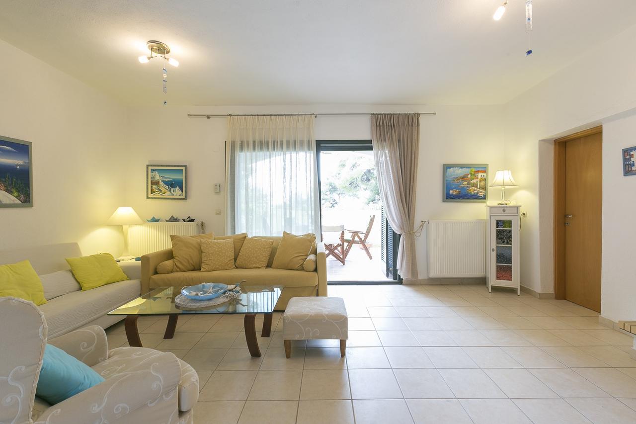 Blue Crab, Beachfront House In Kalandra #Feelslikehome هانيوتي المظهر الخارجي الصورة